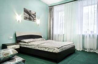 Апартаменты Paradise Garden Харьков Четырехместный номер "Комфорт"-1