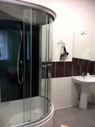 Апартаменты Paradise Garden Харьков Четырехместный номер "Комфорт"-12